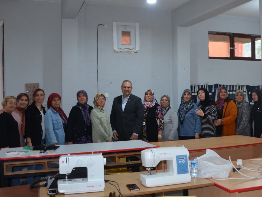 Dikiş kursumuzun 2024-2025 Öğrenim yılı açılışını bugün kursiyerlerimizin katılımıyla gerçekleştirdik.